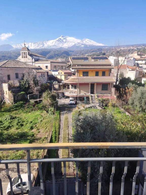appartamento in vendita a Giarre in zona San Giovanni Montebello