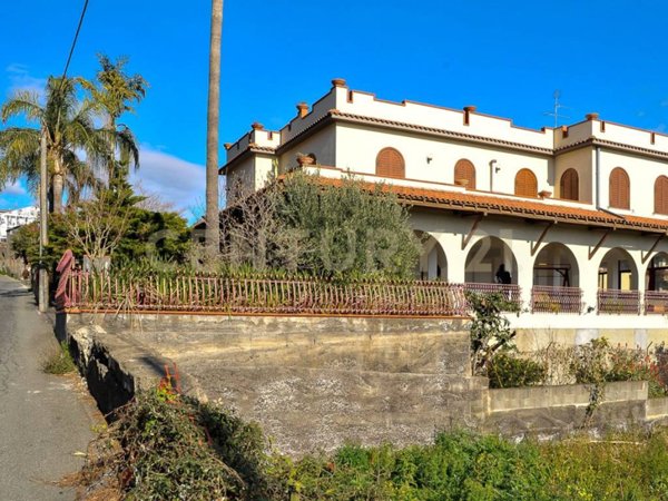 casa indipendente in vendita a Giarre in zona San Giovanni Montebello