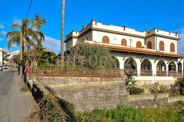 casa indipendente in vendita a Giarre in zona San Giovanni Montebello