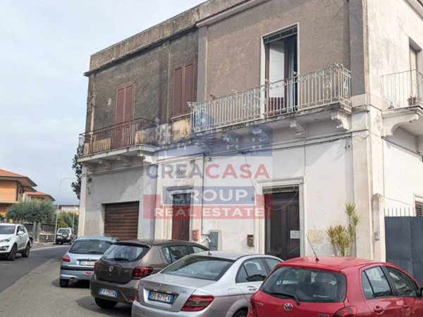 negozio in vendita a Giarre in zona Altarello