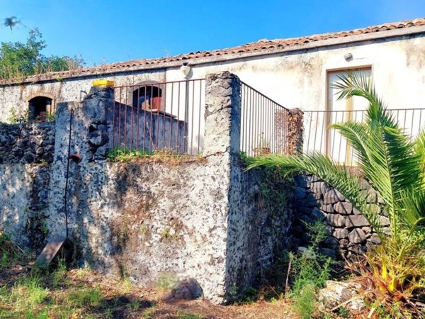 casa indipendente in vendita a Giarre