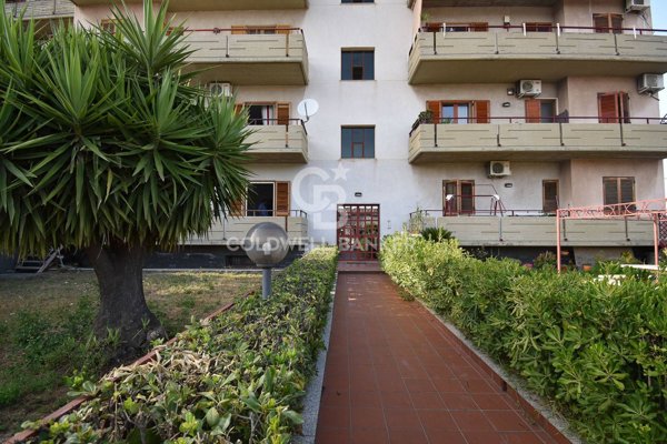 appartamento in vendita a Giarre in zona Trepunti