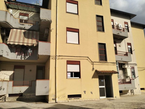 appartamento in vendita a Giarre in zona San Giovanni Montebello