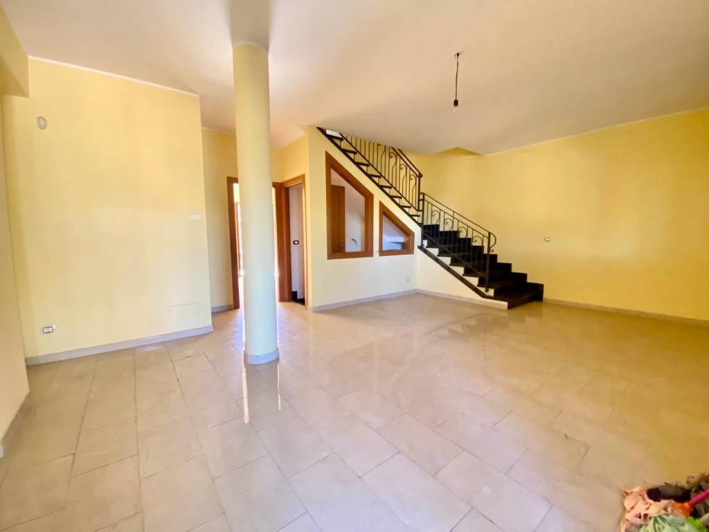 casa indipendente in vendita a Giarre