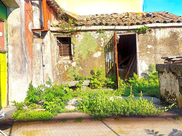 casa indipendente in vendita a Giarre