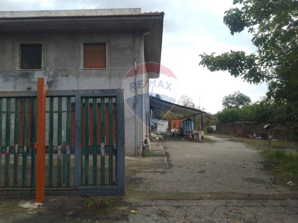 locale commerciale in vendita a Giarre