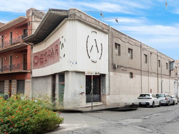 negozio in vendita a Giarre