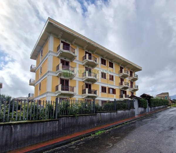 appartamento in vendita a Giarre in zona Trepunti