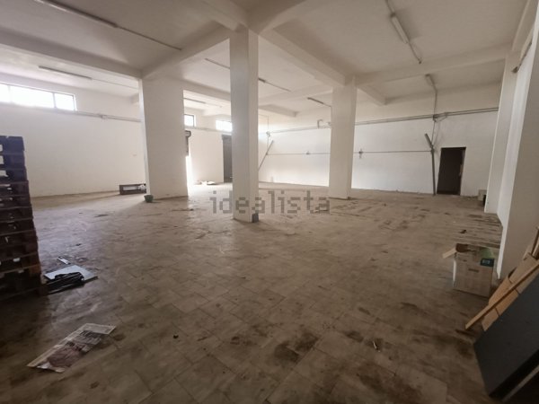 negozio in vendita a Giarre in zona Macchia