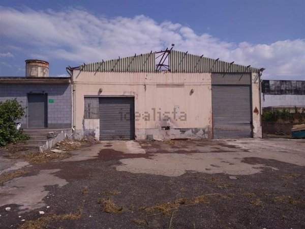 capannone in vendita a Giarre in zona Altarello