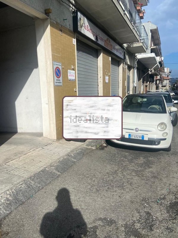 locale commerciale in vendita a Giarre