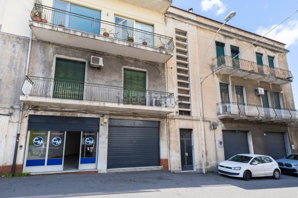 locale commerciale in vendita a Giarre