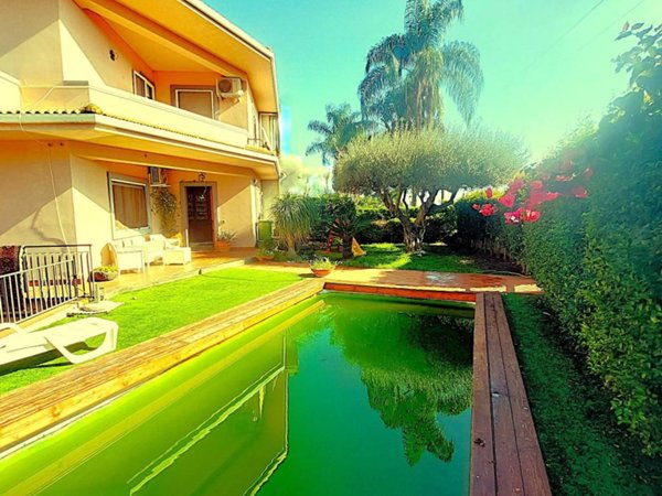 casa indipendente in vendita a Giarre