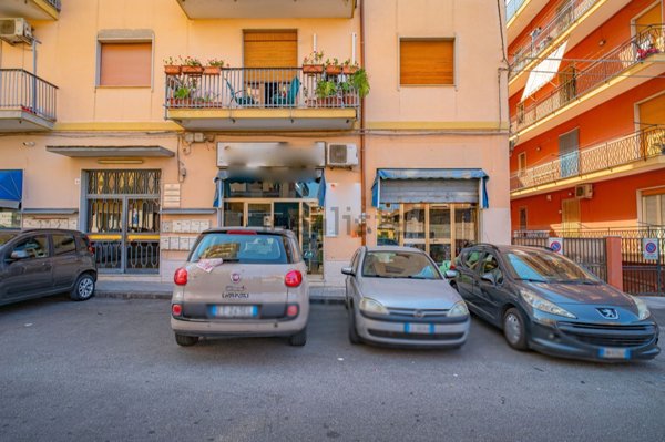 locale commerciale in vendita a Giarre