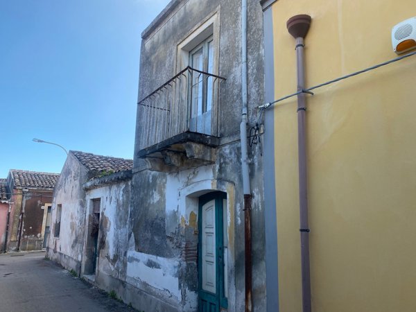 appartamento in vendita a Giarre in zona Macchia