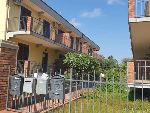 casa indipendente in vendita a Giarre in zona Carruba