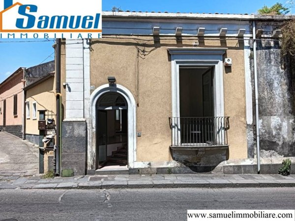 negozio in vendita a Giarre