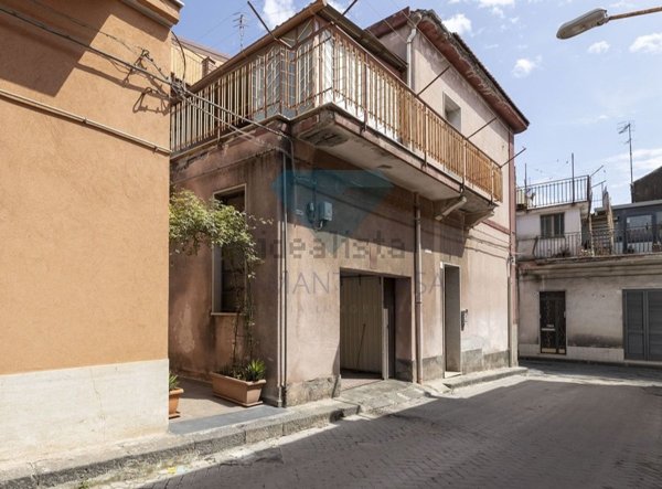 casa indipendente in vendita a Giarre