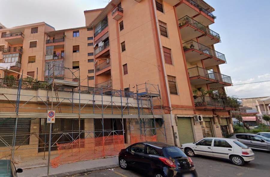 intera palazzina in vendita a Giarre