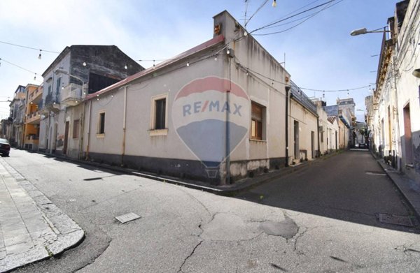 casa indipendente in vendita a Giarre