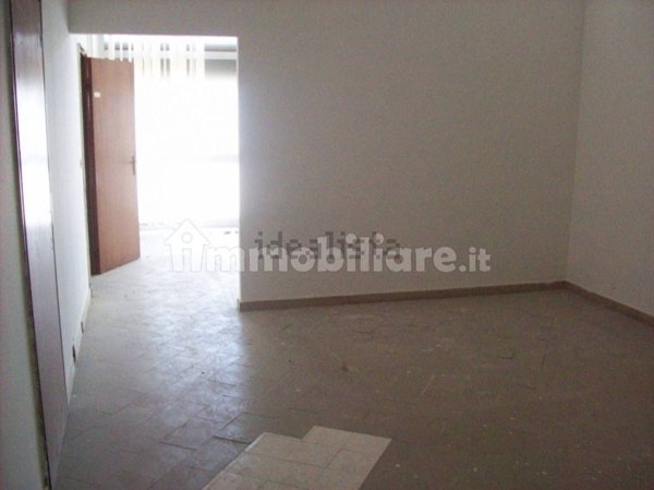 locale commerciale in vendita a Giarre