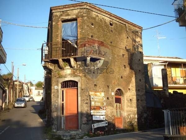 quadrivano in vendita a Giarre in zona San Giovanni Montebello