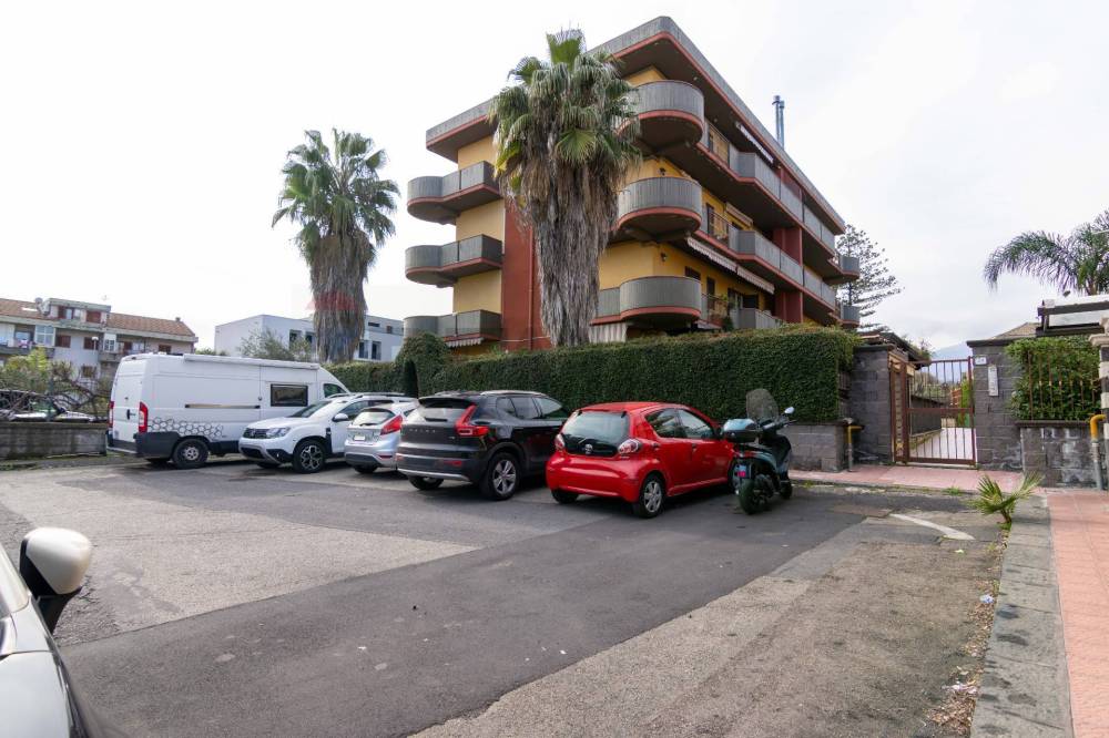 appartamento in vendita a Giarre in zona Macchia