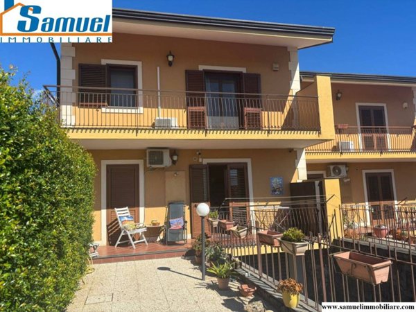 casa indipendente in vendita a Giarre in zona Altarello