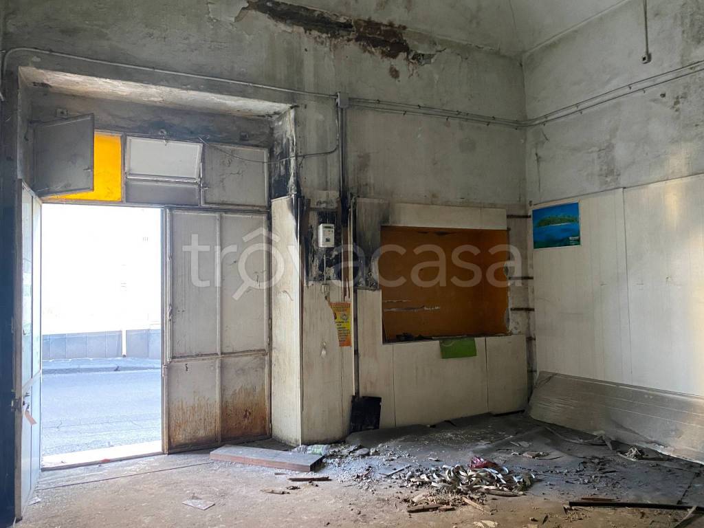 locale commerciale in vendita a Giarre