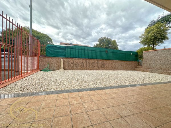 appartamento in vendita a Giarre in zona Trepunti