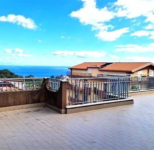 appartamento in vendita a Giarre in zona San Giovanni Montebello