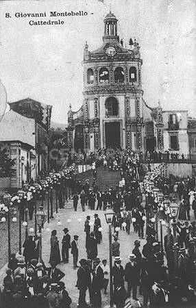 casa indipendente in vendita a Giarre in zona San Giovanni Montebello