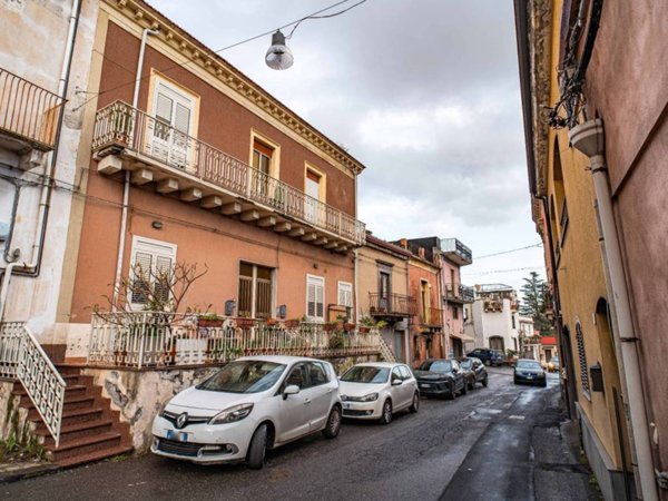 casa indipendente in vendita a Giarre in zona San Giovanni Montebello