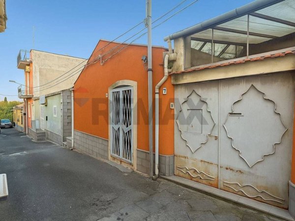 casa indipendente in vendita a Giarre