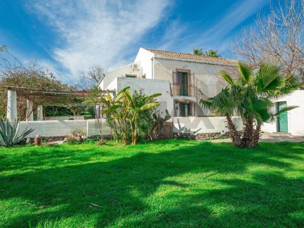 casa indipendente in vendita a Giarre in zona San Leonardello