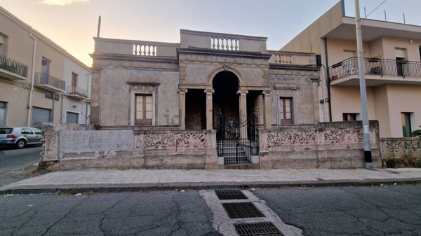casa indipendente in vendita a Giarre