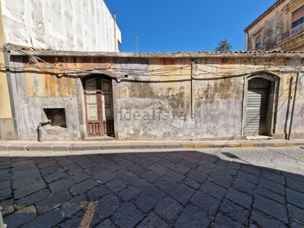 casa indipendente in vendita a Giarre