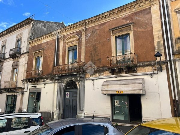 negozio in vendita a Giarre