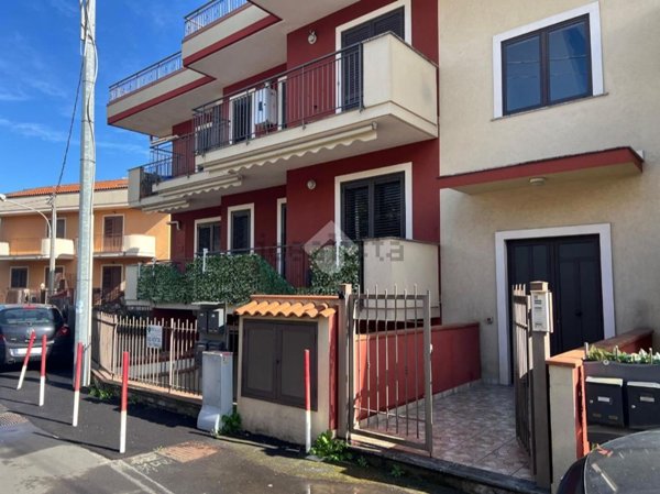 appartamento in vendita a Giarre in zona Macchia