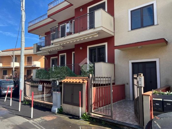 appartamento in vendita a Giarre in zona Macchia