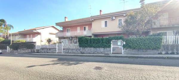 casa indipendente in vendita a Giarre