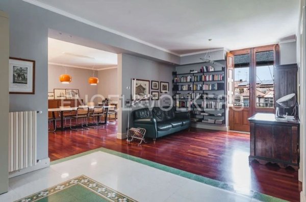 esavano in vendita a Giarre