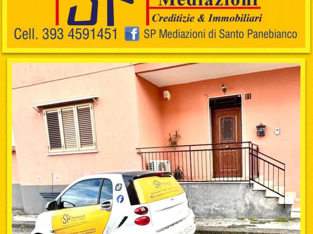 appartamento in vendita a Giarre in zona Macchia