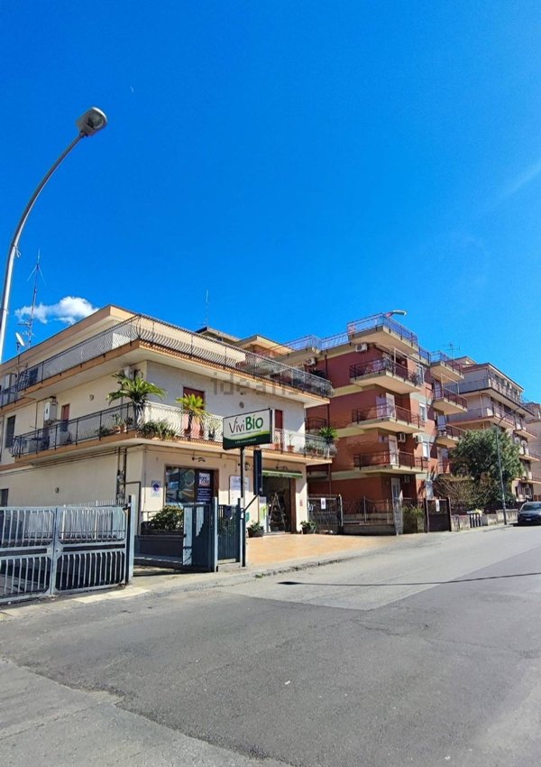 locale commerciale in vendita a Giarre