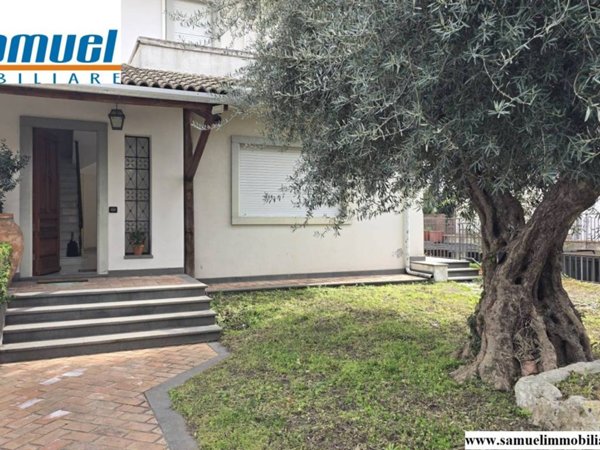 casa indipendente in vendita a Giarre