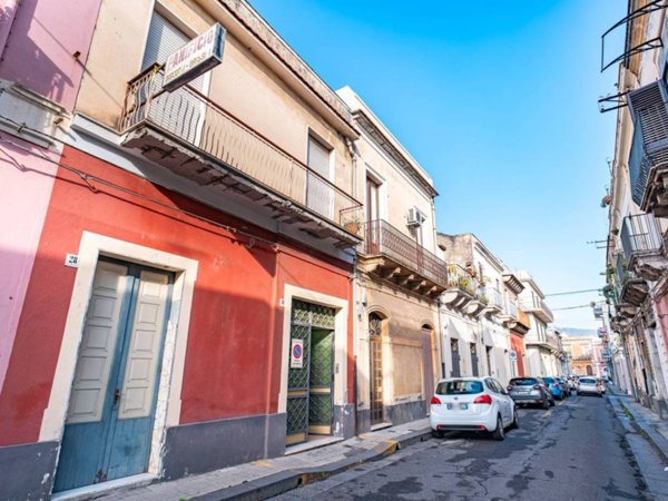 intera palazzina in vendita a Giarre