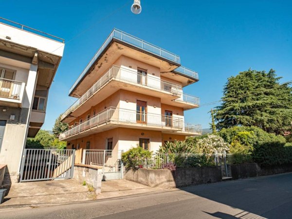 appartamento in vendita a Giarre in zona Macchia