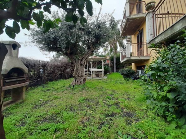 appartamento in vendita a Giarre in zona Macchia