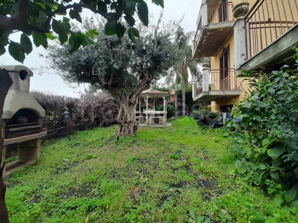 appartamento in vendita a Giarre in zona Macchia