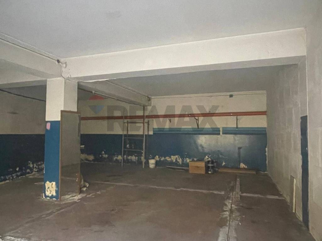 locale commerciale in vendita a Giarre